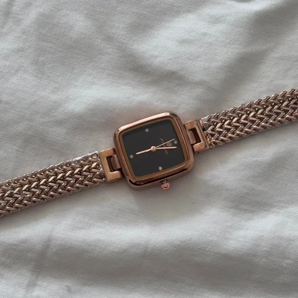 Women’s Rose Gold Square Watch Black Dial Luxury Mesh Band Elegant Waterproof - Picture 2 of 5